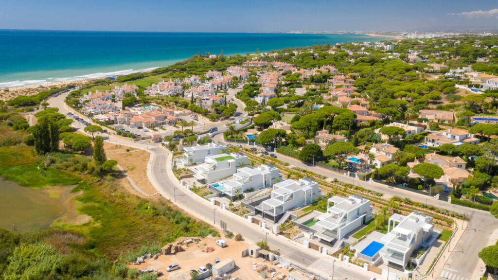 Dunas Douradas Beach Villas, Almancil - the Algarve development that won the Prémio Projeto KNX Portugal 2020, KNX installation by iHome