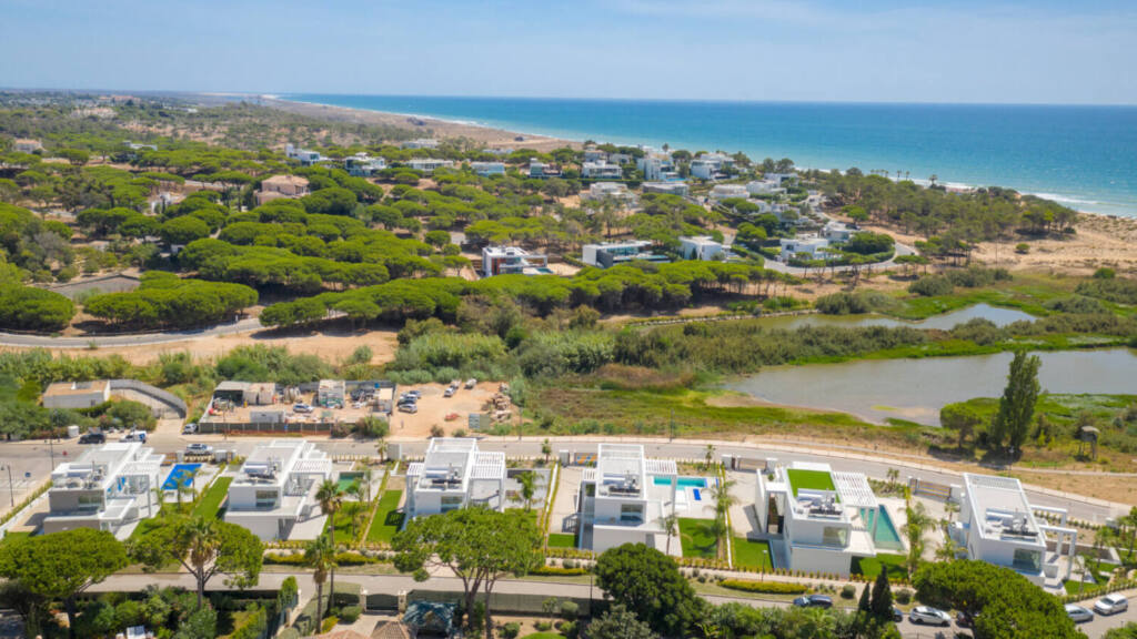 Dunas Douradas Beach Villas, Almancil - the Algarve development that won the Prémio Projeto KNX Portugal 2020, KNX installation by iHome