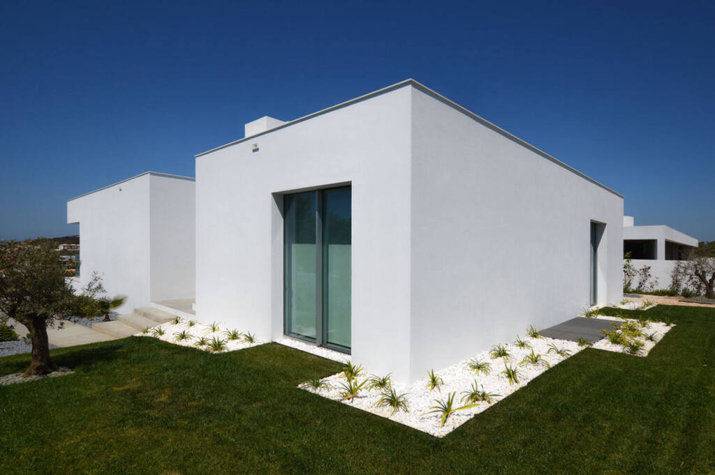 Private house in Lagos, Algarve, architecture by Mário Martins, technology installation by iHome
