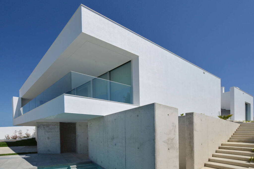 Private house in Lagos, Algarve, architecture by Mário Martins, technology installation by iHome