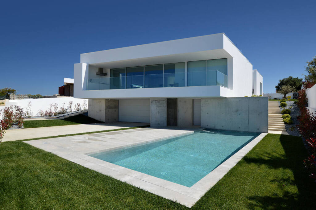 Private house in Lagos, Algarve, architecture by Mário Martins, technology installation by iHome