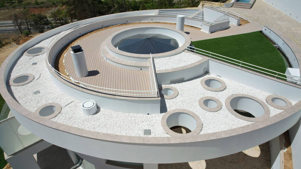 Private house in Lagos, Algarve, architecture by Mário Martins, technology installation by iHome
