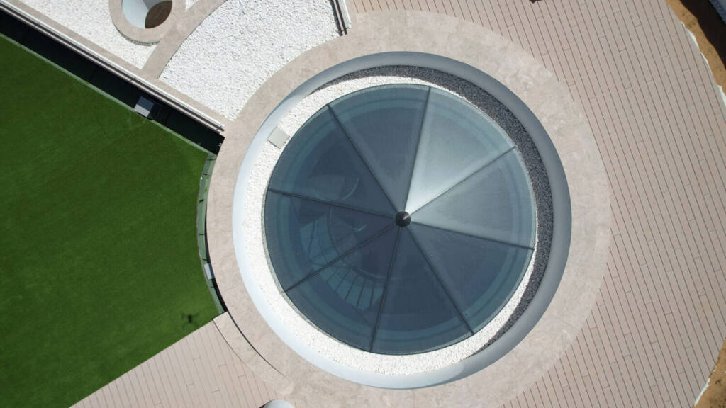 Private house in Lagos, Algarve, architecture by Mário Martins, technology installation by iHome