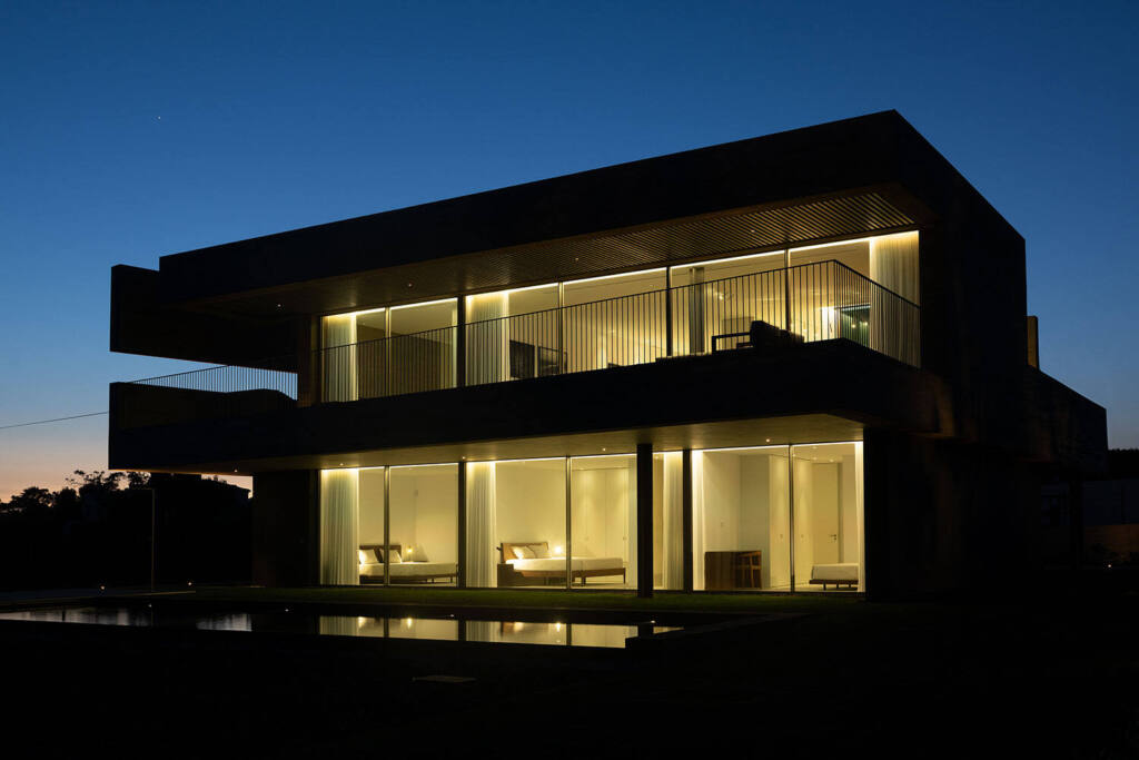 Private house in Praia da Luz, Lagos, architecture by Mário Martins, technology installation by iHome