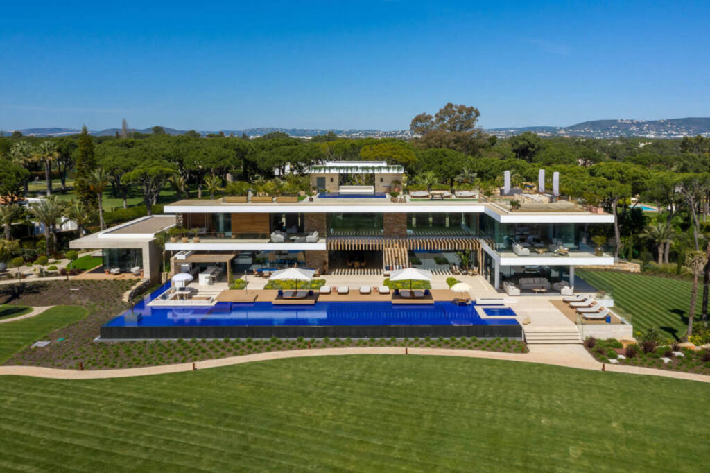 Private house in Quinta do Lago, Algarve, architecture by Jutta Hoehn, JSH Algarve, technology installation by iHome