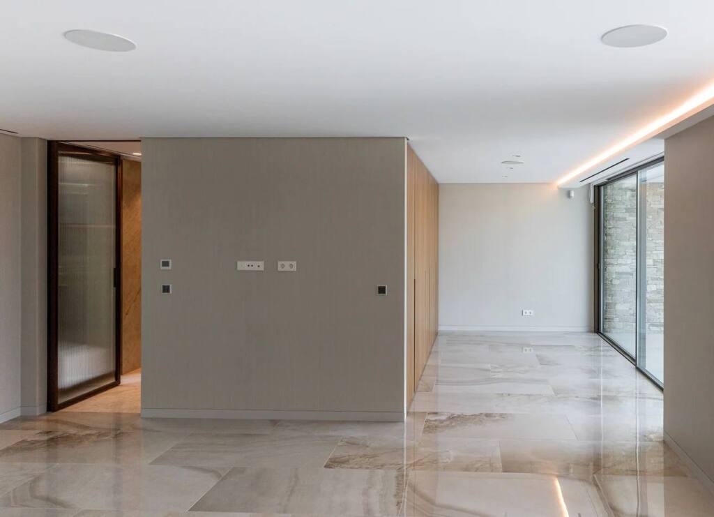 Private house in Quinta do Lago, Algarve, architecture by Maider Neto Architecture, technology installation by iHome