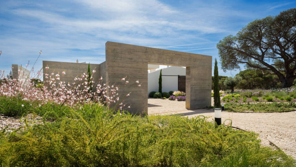 Private house in Vale do Lobo, Algarve, architecture by JSH Algarve, technology installation by iHome