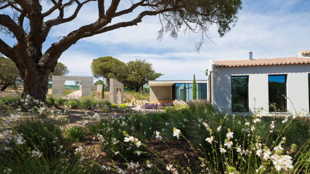 Private house in Vale do Lobo, Algarve, architecture by JSH Algarve, technology installation by iHome